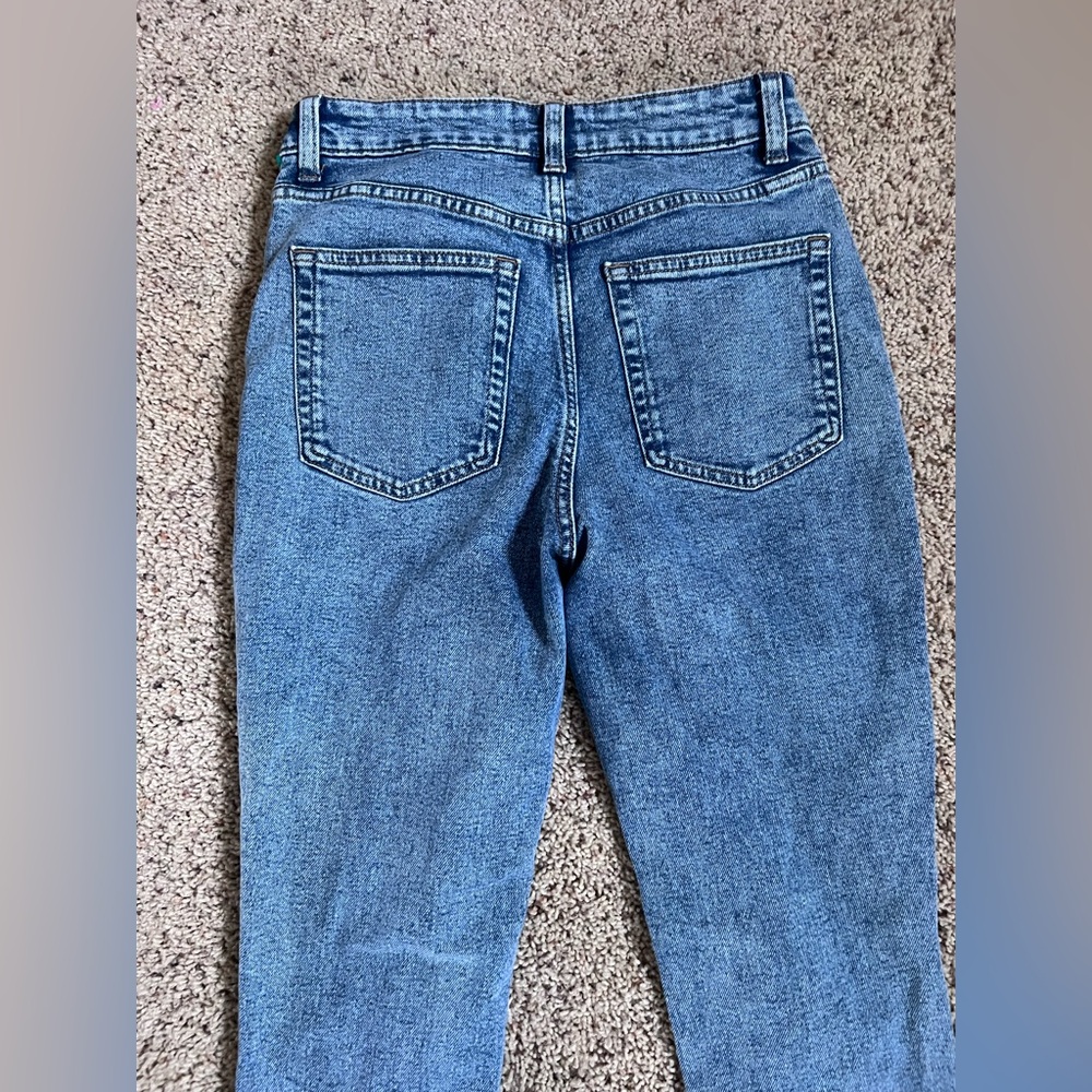 H&M light wash jeans - Picture 5 of 5